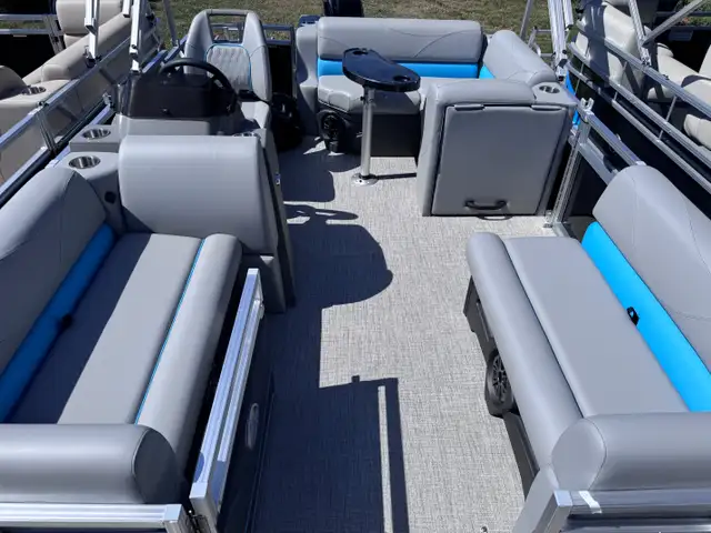 2025 Legend LE 19 RS EXT Pontoon Boat in Powerboats & Motorboats in Barrie - Image 7