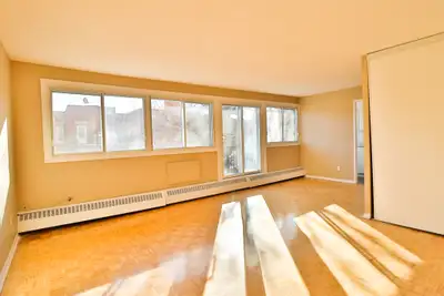 ALL UTILITIES INCLUDED - BEAUTIFUL AREA AND BUILDING - PERFECT LOCATION 60 MacLaren St. ONE MONTH FR...