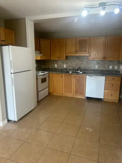30 Blue Rock Court U35 – 2 bedroom $1400+utilities