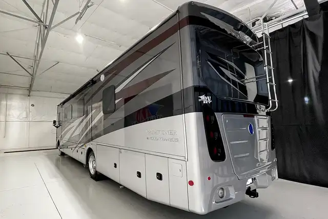 2024 Holiday Rambler Vacationer 35K - Gas Class A Motorhome. in RVs & Motorhomes in Red Deer - Image 6