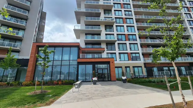 RICHMOND HILL: Brand New 1 Bedroom Condo For Rent with PARKING