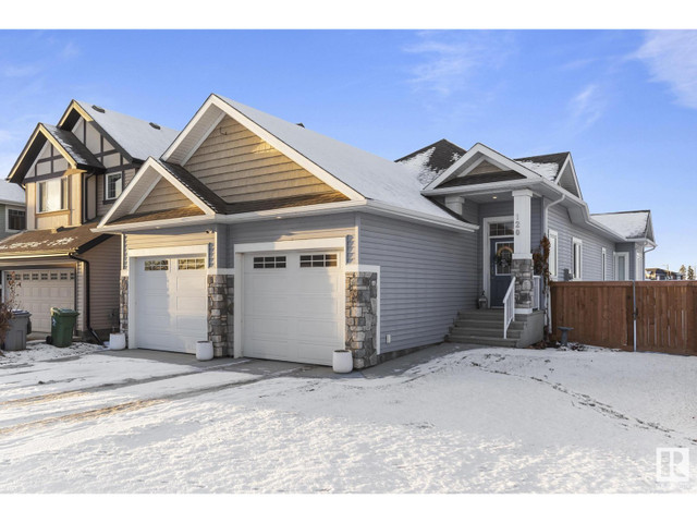 120 RUE MONTALET Beaumont, Alberta in Houses for Sale in Edmonton - Image 2