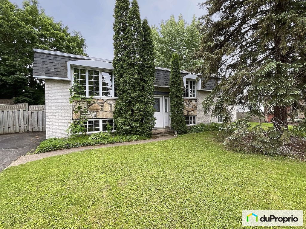 $619,000 - Bungalow for sale in Longueuil (St-Hubert) — photo 1