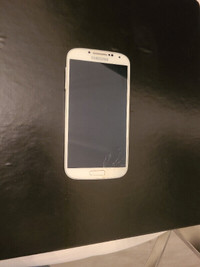 Samsung Galaxy S4 16 GB + case + charger
