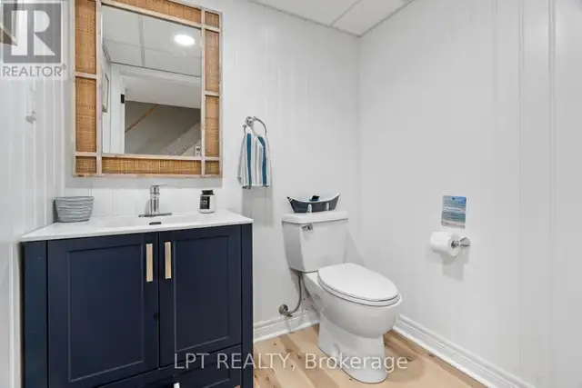 7652 RIVERSIDE DRIVE Lambton Shores (Port Franks), Ontario in Houses for Sale in Grand Bend - Image 30