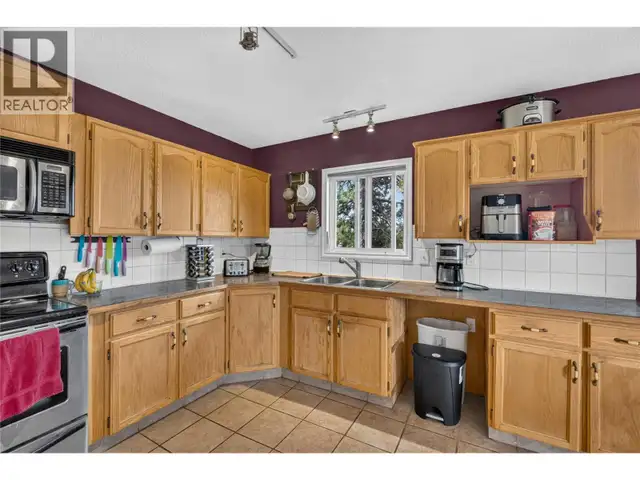 355 & 357 Gwyer Street Penticton, British Columbia in Houses for Sale in Penticton - Image 39