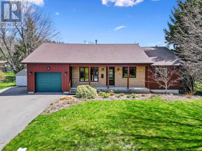 8 BURGESS CRESCENT Hamilton Township, Ontario Houses for Sale