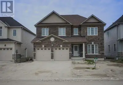 Brand new house in Stayer. This stunning 9 -ft Ceilings 2-storey home is ready for your personal tou...