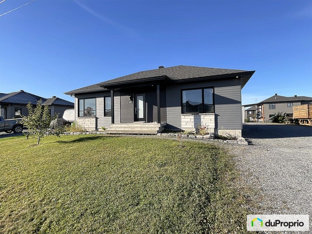 $495,000 - Bungalow for sale in St-Isidore — photo 1