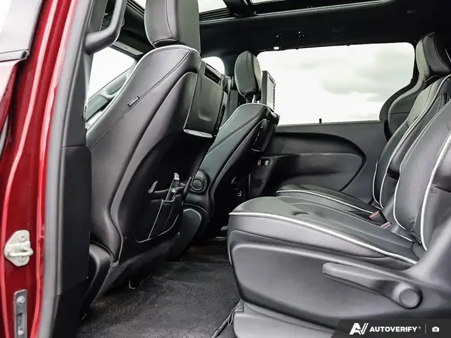 2022 Chrysler Passenger Vans Pacifica Hybrid Limited in Cars & Trucks in Windsor Region - Image 25