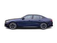 2025 BMW 5 Series 530i xDrive Tanzanite Blue II Met PREMIUM ESSENTIAL PACKAGE ADAPTIVE CRUISE CONTRO... (image 4)