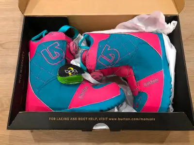 ***GIRLS SNOWBOARD GEAR!!! BOOTS / BINDINGS ALL BURTON, View more