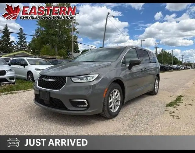 2023 Chrysler Pacifica | Touring L | Heated Steering Wheel