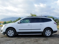 The 2016 Chevrolet Traverse LS in a classic white finish with AWD is engineered for versatility and... (image 7)
