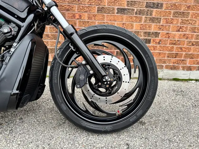 2011 Harley-Davidson V-Rod **CUSTOM BODY KIT** **VANCE & HINES P in Street, Cruisers & Choppers in Markham / York Region - Image 7