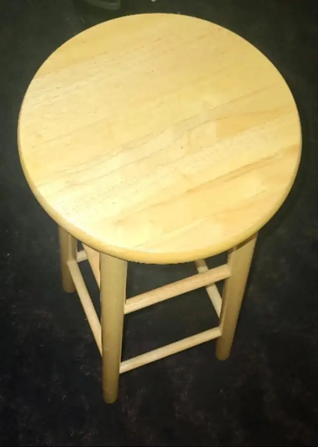 Wooden Stool in Chairs & Recliners in Mississauga / Peel Region - Image 2