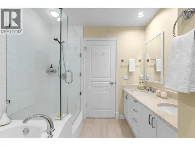 6 BEACH DRIVE West Vancouver, British Columbia in Condos for Sale in Sunshine Coast - Image 20