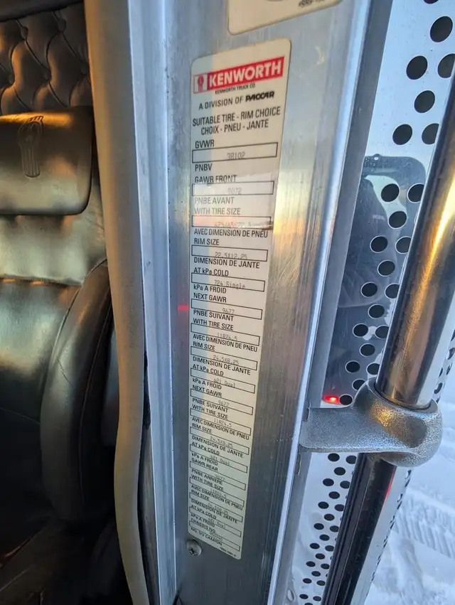 2019 KENWORTH T800 in Heavy Trucks in Kamloops - Image 24