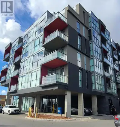 Welcome to this bright and well maintained end-unit condo in the heart of Burlington. This beautiful...