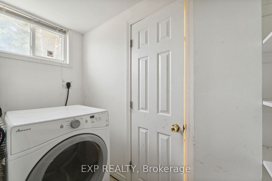 November 1 - BUNGALOW - PARKWOOD HILLS - 3+3 BEDROOMS 3