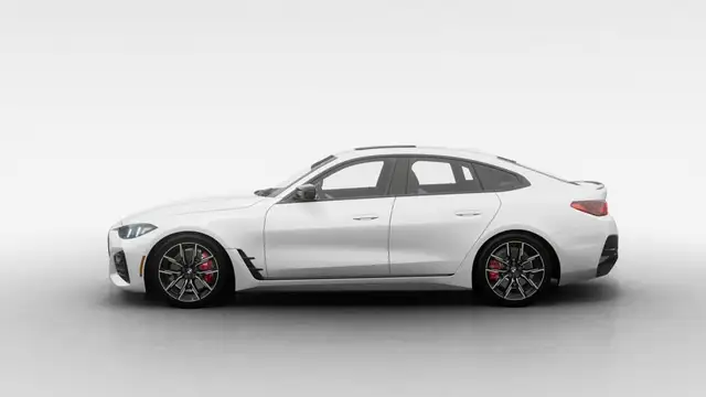 2026 BMW 4 Series 430i xDrive Gran Coupe | Garniture en fibre in Cars & Trucks in City of Montréal - Image 5