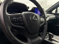 The 2025 Lexus UX 300h F SPORT Design package focuses on the visual and stylistic flair of the F SPO... (image 9)
