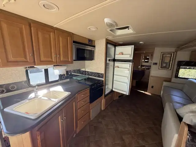 2011 Winnebago Sunstar Itasca 35RF in RVs & Motorhomes in Longueuil / South Shore - Image 20