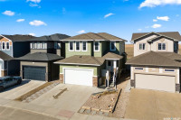 1800 SQFT 2 STOREY WITH 3 BEDS AND 4 BATHS THAT BACKS A FIELD!