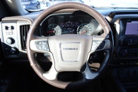 NO ACCIDENT WELL MAINTAINED DONT PAY EXTRA FOR SAFETY Drive in style with this fully-loaded GMC Sier... (image 9)