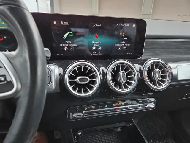 2020 Mercedes-Benz GLB in Cars & Trucks in Ottawa - Image 11