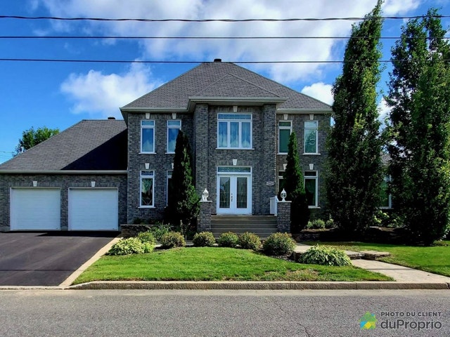 $995,000 - 2 Storey in Drummondville (St-Charles-De-Drummond) — photo 1