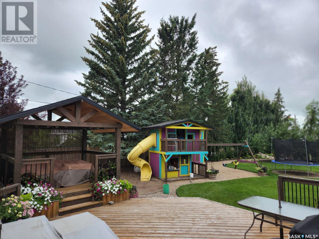706 Grey AVENUE Grenfell, Saskatchewan in Houses for Sale in Regina - Image 2