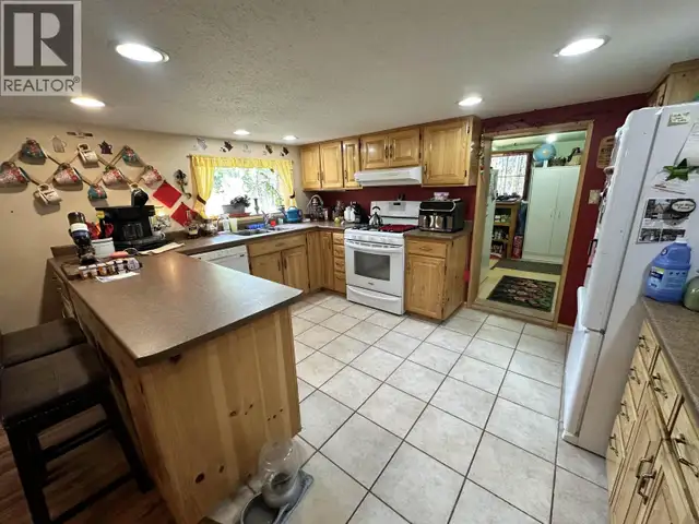 6273 MOOSE POINT DRIVE 70 Mile House, British Columbia in Houses for Sale in Kamloops - Image 22