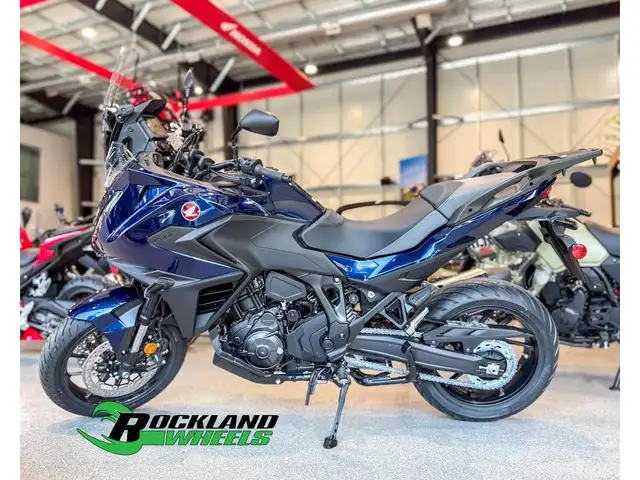 2025 Honda NT1100 ABS in Sport Touring in Ottawa - Image 3