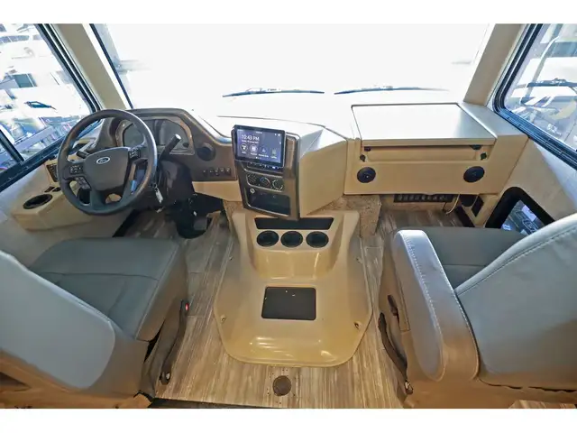 2022 Thor Motor Coach Hurricane 35M Classe A VR / RV 1.5 SDB + F in RVs & Motorhomes in Laval / North Shore - Image 27