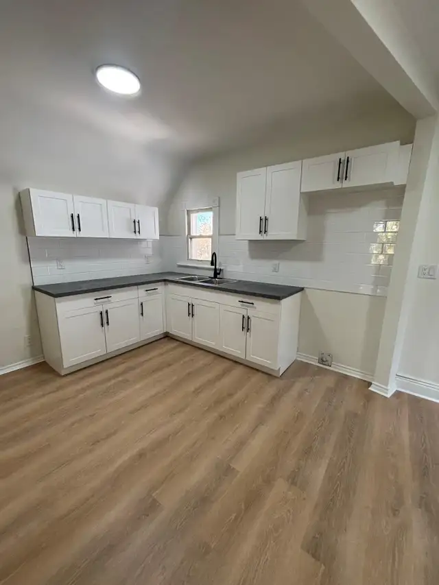 Large, Family-Friendly Apartment for Lease – $1,595 Inclusive in Long Term Rentals in Sarnia - Image 4