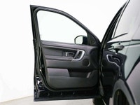 This 2019 Land Rover Discovery Sport HSE is a local Ontario vehicle. Combining versatility, luxury,... (image 6)