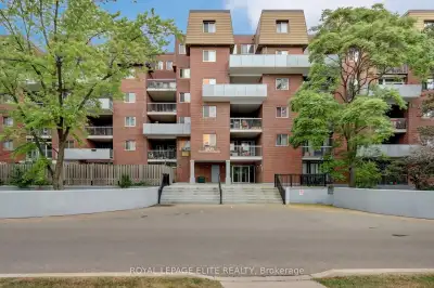 Price: $750,000 / $2,845/mo Stylish 2-Bedroom Condo Townhouse with 2 Dens, 2 Balconies, Parking & Lo...
