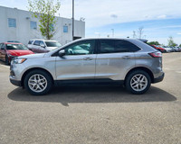 This Ford Edge boasts a Intercooled Turbo Premium Unleaded I-4 2.0 L/122 engine powering this Automa... (image 1)