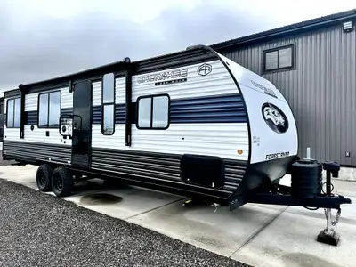 IN STOCK, Specifications and Features: Length (ft): 30'10 Width (ft): 8'0 Height (ft): 10'6 GVWR (lb...