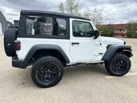 This Jeep Wrangler Sport 4x4 6 Speed Manual delivers a Regular Unleaded V-6 3.6 L/220 engine powerin... (image 5)