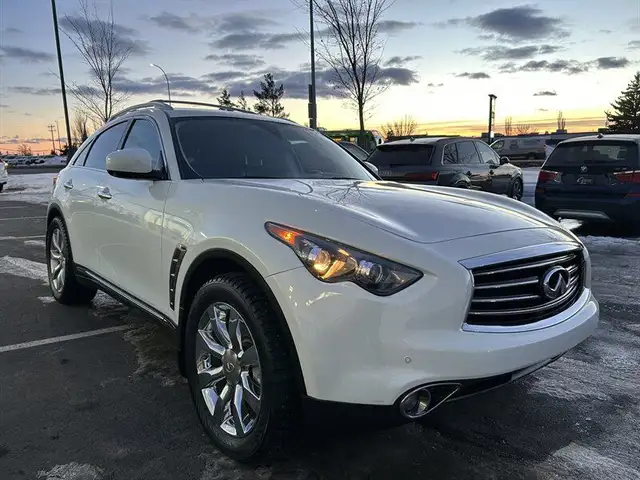 2012 INFINITI FX50 in Cars & Trucks in Edmonton - Image 4