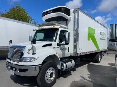 Stock #: 222237 Single Axle Reefer Van, Cummins B6.7 engine (260) HP, Allison (Auto) transmission (6...