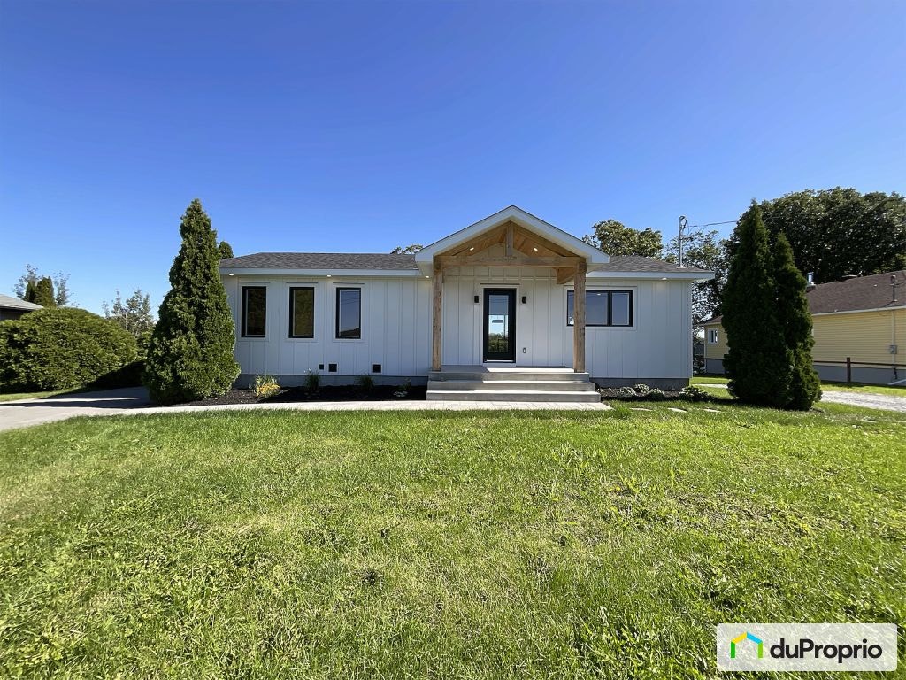 $785,000 - Bungalow for sale in St-Roch-De-Richelieu — photo 1