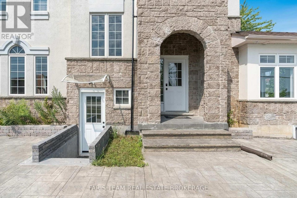 2 VANESSA DRIVE Orillia, Ontario 5