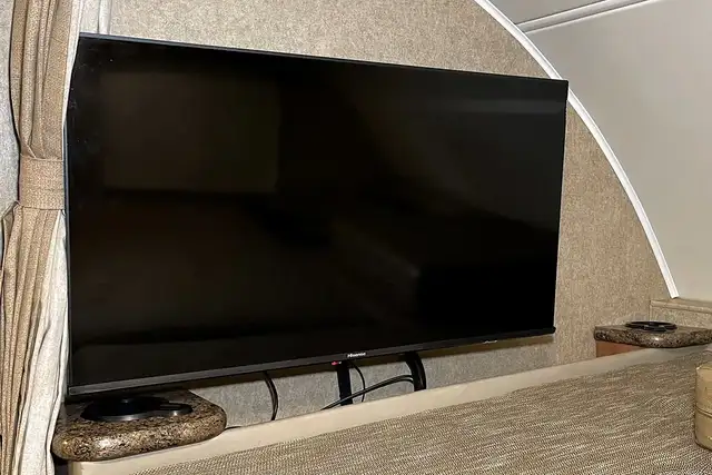 2015 Thor Chateau 33SW - Pre-Owned Super C Motorhome.  in RVs & Motorhomes in Red Deer - Image 21