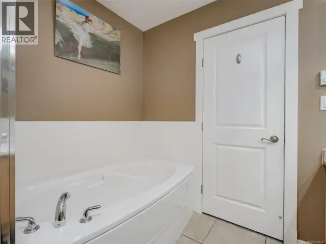 206 330 Waterfront Cres Victoria, British Columbia in Condos for Sale in Victoria - Image 17