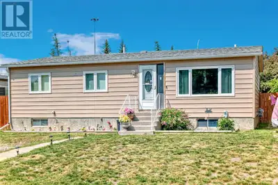 Charming Bungalow on a Spacious Lot in Big Springs, AirdrieWelcome to this rare opportunity to own a...