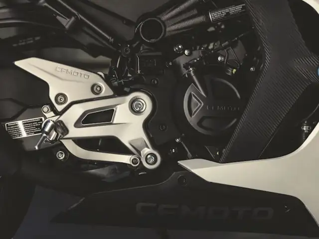 2025 CFMOTO 450SS in Sport Bikes in Winnipeg - Image 6