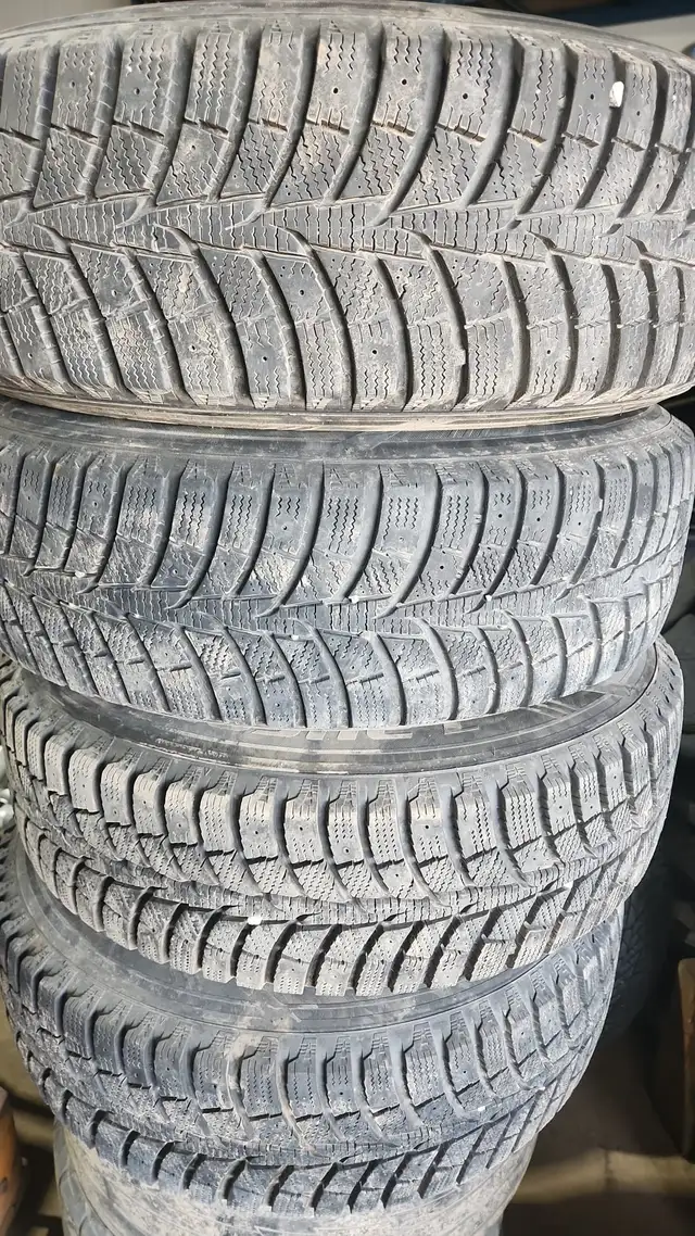 205 70 15 - RIMS AND TIRES - WINTER - DODGE CARAVAN in Tires & Rims in Kitchener / Waterloo - Image 3